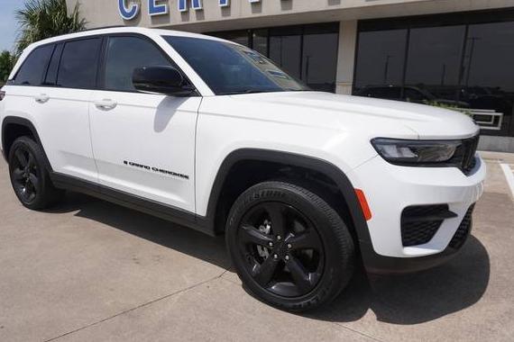 JEEP GRAND CHEROKEE 2023 1C4RJHAG4PC568825 image
